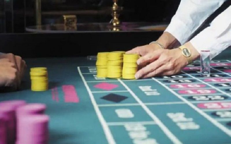 Vai Trò Của Dealer Trong Một Ván Bài Blackjack